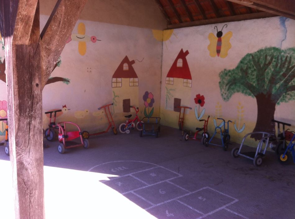 Ecole maternelle - préau
